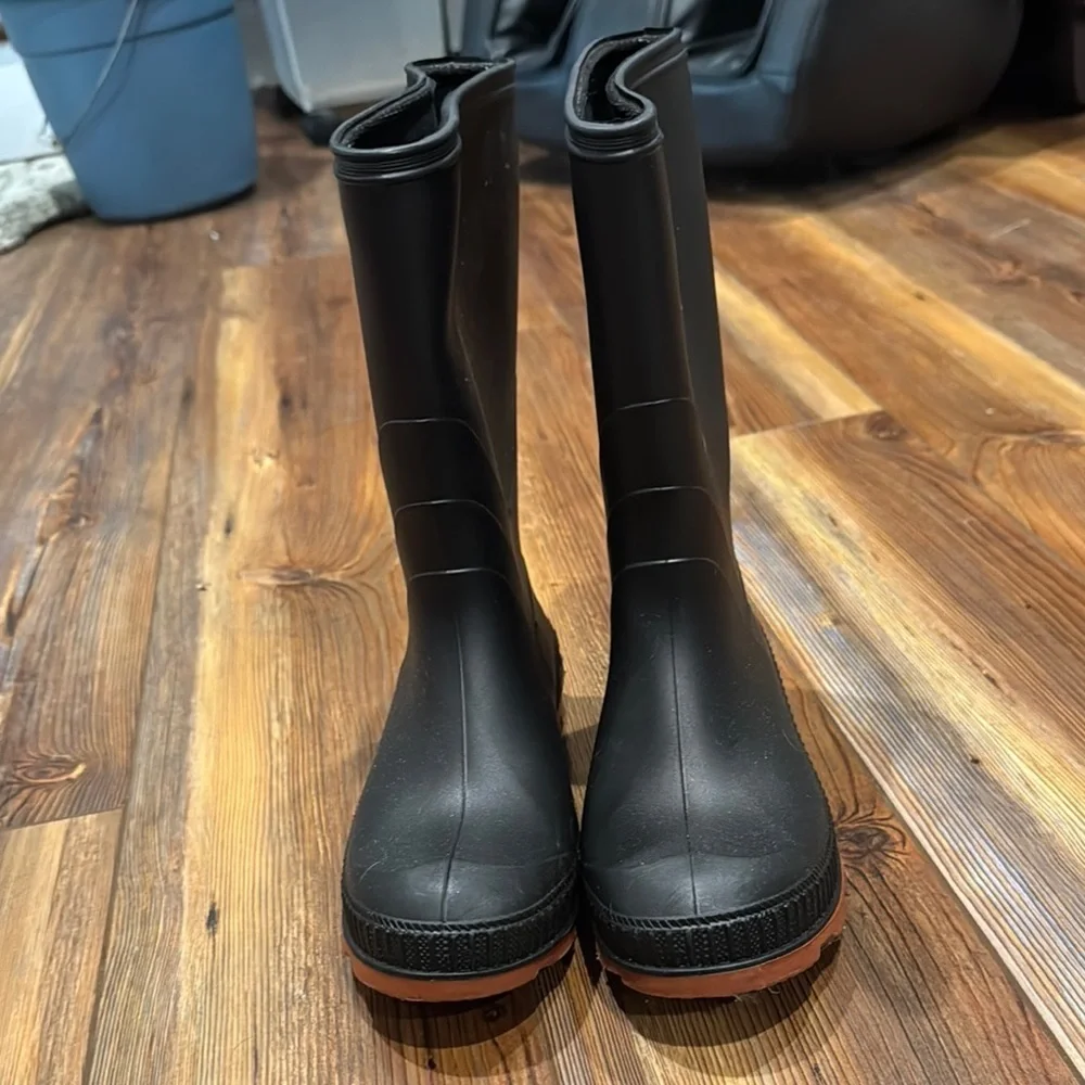 Black Rubber Boots